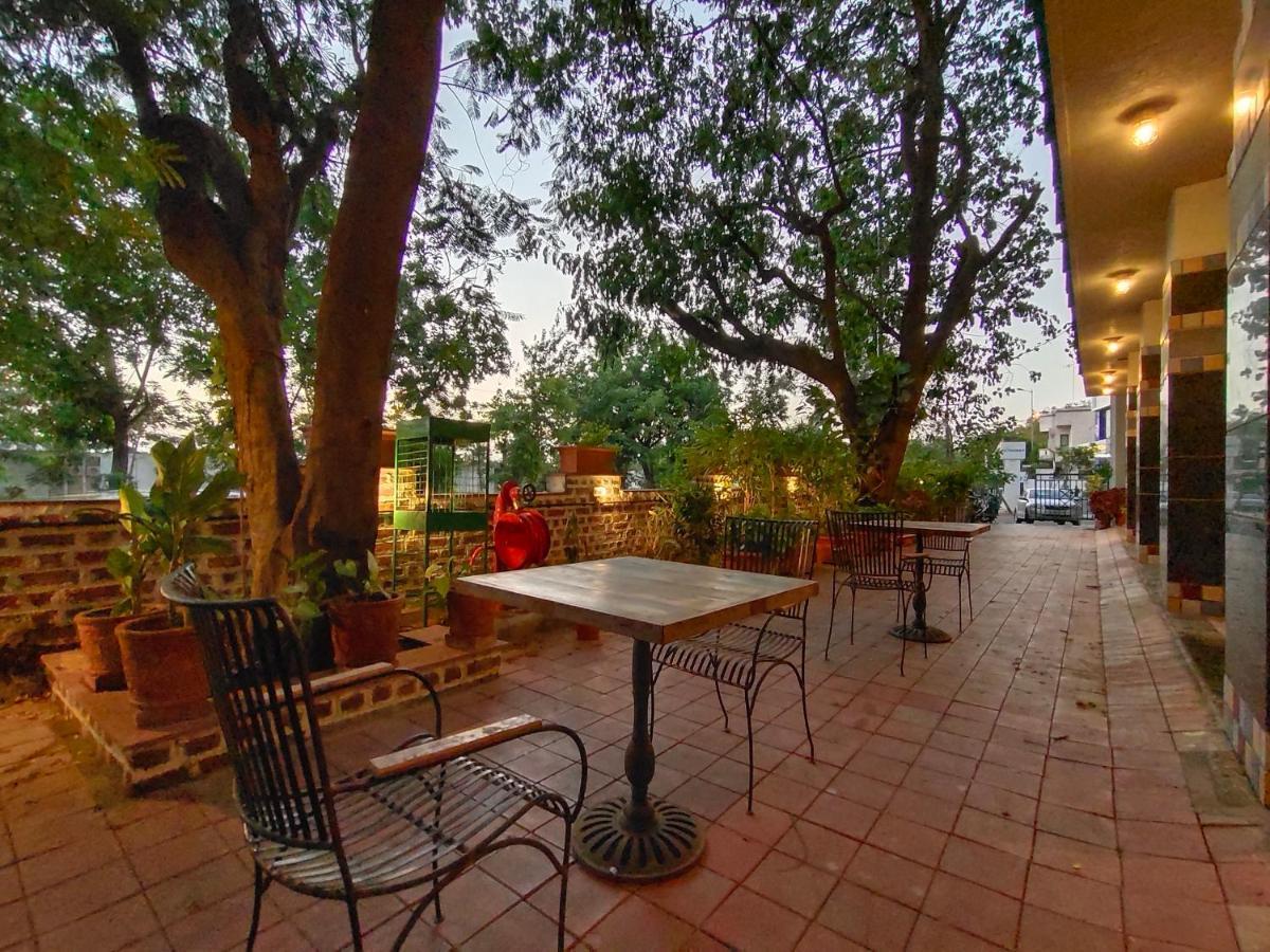 Bougainvilla Apartment 수라트 외부 사진