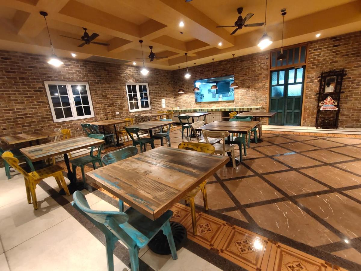 Bougainvilla Apartment 수라트 외부 사진