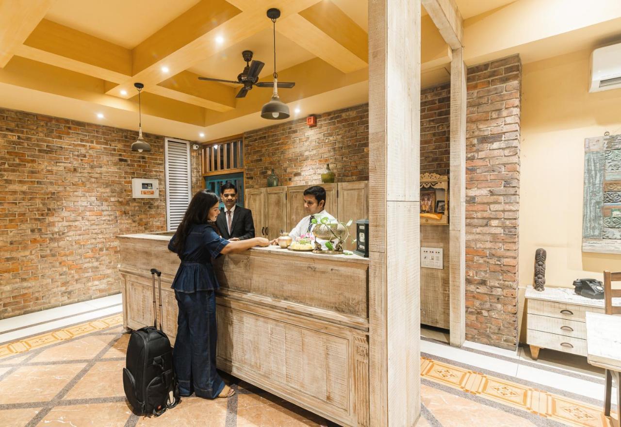 Bougainvilla Apartment 수라트 외부 사진